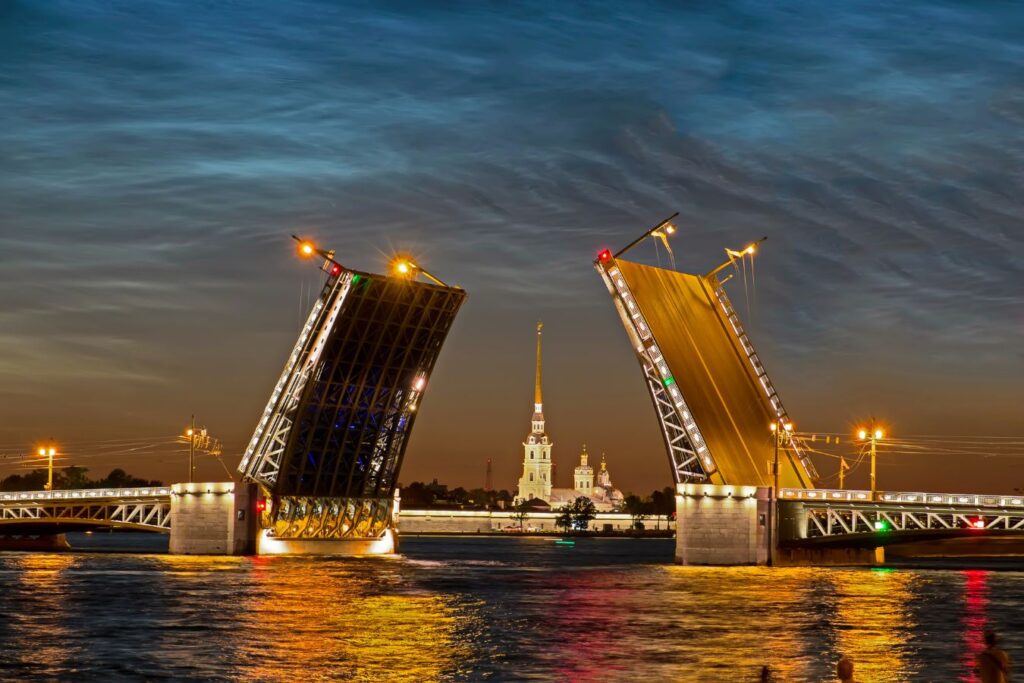 Ночной Петербург и романтика разводных мостов